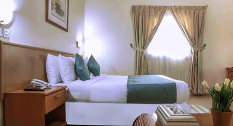 Standard Room | In-room safe, soundproofing, iron/ironing board, WiFi