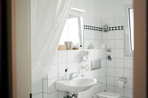 Loft | Bathroom | Free toiletries, towels