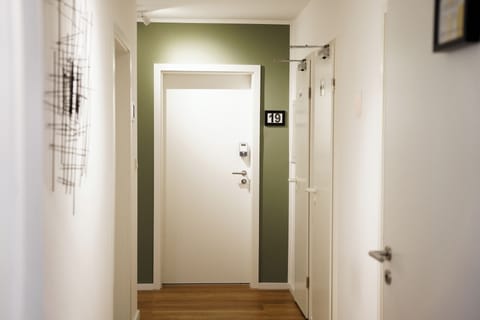 Twin Room, Shared Bathroom | Desk, free WiFi, bed sheets