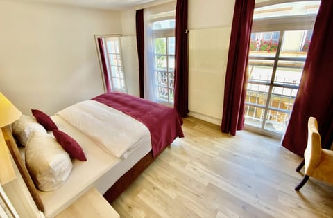 Comfort Double Room | Desk, soundproofing, iron/ironing board, free WiFi