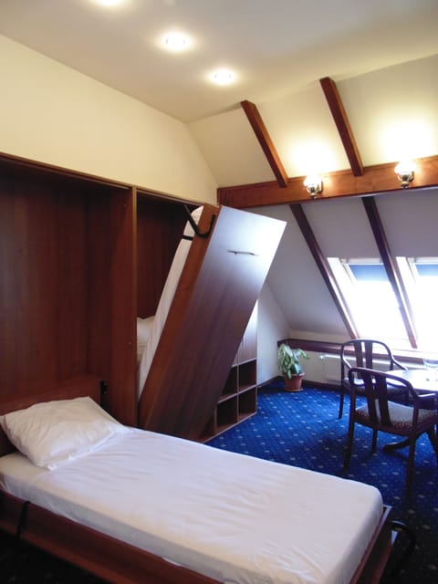 Suite | Minibar, in-room safe, desk, iron/ironing board