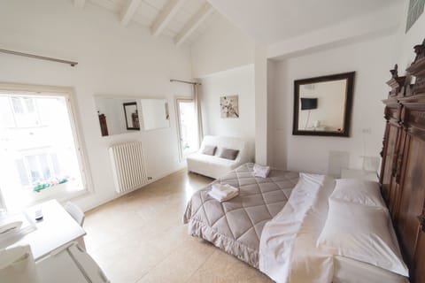 Romantic Triple Room | Soundproofing, iron/ironing board, free cribs/infant beds, free WiFi