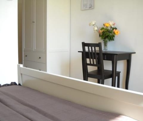 Double Room | Desk, cribs/infant beds, free WiFi, bed sheets