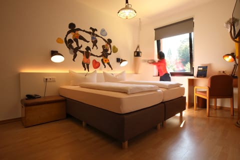 Gallery Double or Twin Room (near water) | Premium bedding, in-room safe, individually decorated