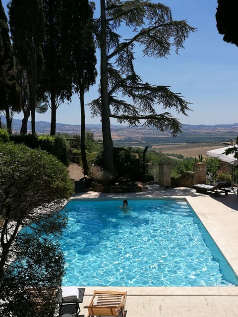 Junior Suite, 1 Queen Bed | Property grounds