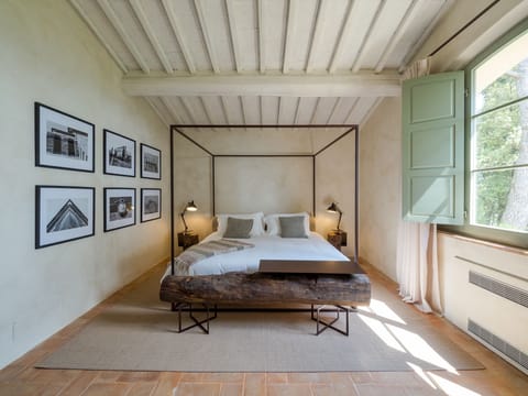 Junior Suite, 1 Queen Bed | Premium bedding, minibar, soundproofing, iron/ironing board