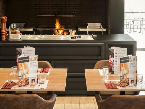 Lunch and dinner served, barbecue