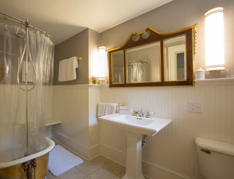 Room, Private Bathroom (Room #3) | Bathroom | Designer toiletries, hair dryer, bathrobes, towels