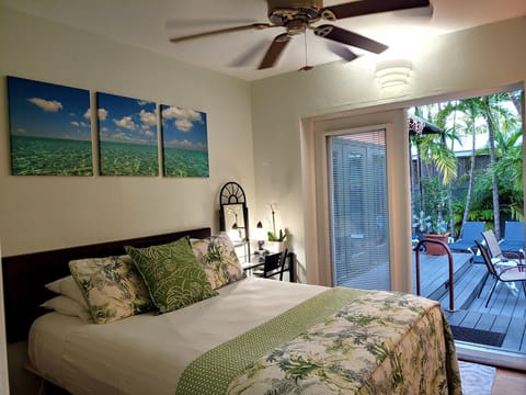 Deluxe Apartment, Ensuite, Pool View (Hemingway Retreat)