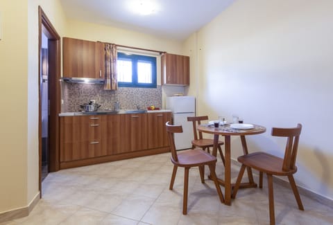 Elegant Apartment,  1 Bedroom, Sea View | Private kitchen | Fridge, stovetop, coffee/tea maker, electric kettle