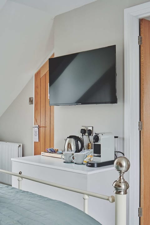 Luxury Double Room, Ensuite (BQ) | Food and drink