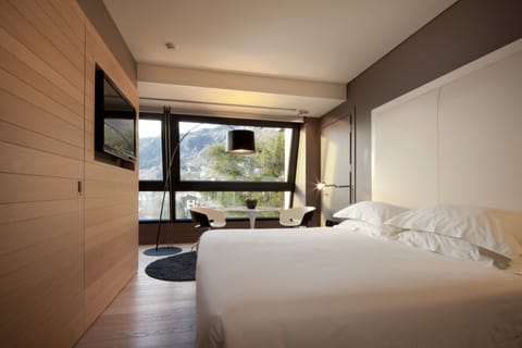 Exclusive Double Room Single Use | Premium bedding, minibar, in-room safe, desk