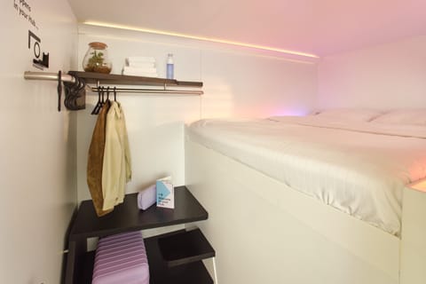 Double Room, 1 Queen Bed, Shared Bathroom | Iron/ironing board, free WiFi, bed sheets