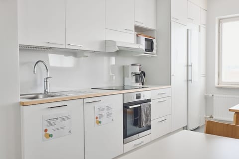 Basic Room | Shared kitchen