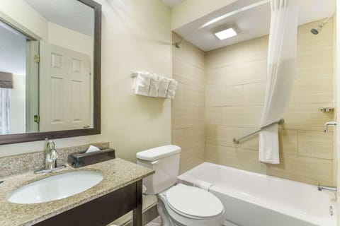 Standard Room, 2 Double Beds, Non Smoking | Bathroom | Shower, towels