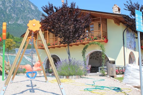Children's play area - outdoor