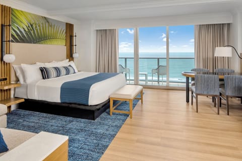 Deluxe Room, 1 King Bed, Oceanfront | Premium bedding, pillowtop beds, minibar, in-room safe