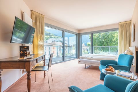 Junior Suite (Superior) | Premium bedding, minibar, in-room safe, desk