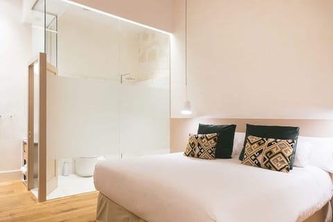 Classic Interior Double Room | Bathroom | Designer toiletries, hair dryer, towels