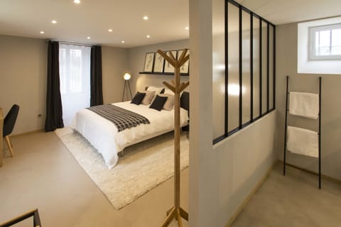 Design Double Room | 1 bedroom, individually decorated, individually furnished