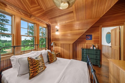 Room, Ensuite (Deluxe Main Lodge Room)  - This unit is not pet friendly | Bed sheets