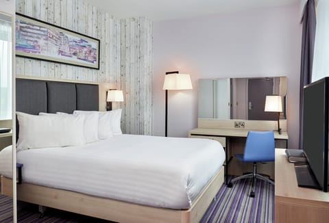 Desk, blackout drapes, iron/ironing board, free WiFi