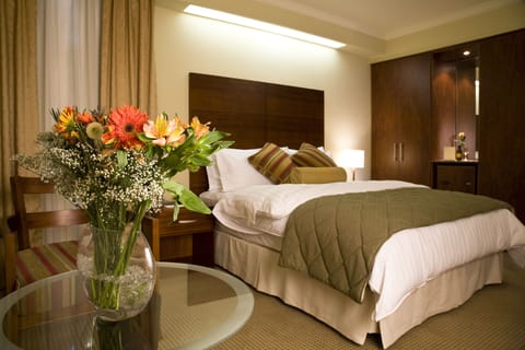 Deluxe Room | In-room safe, desk, iron/ironing board, free WiFi