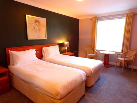 Twin Room | Iron/ironing board, free WiFi, bed sheets