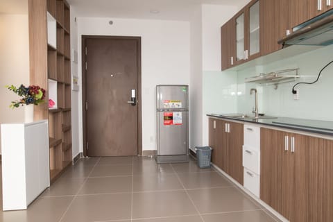 2 Bedrooms Apartment | Private kitchen | Fridge, stovetop, electric kettle, cookware/dishes/utensils