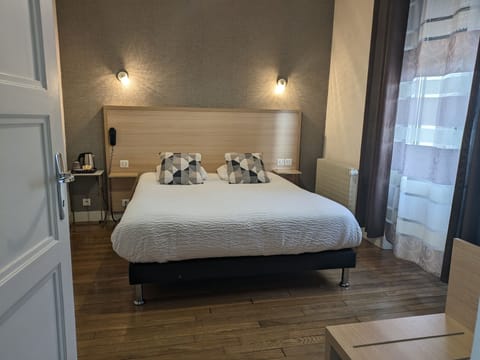 Comfort Double Room | Free WiFi, bed sheets