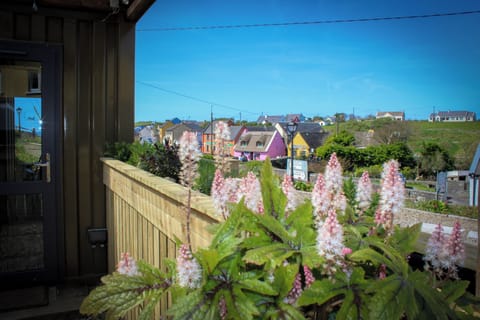 Luxury Cabin, 1 King Bed, Private Bathroom | Hypo-allergenic bedding, in-room safe, individually decorated