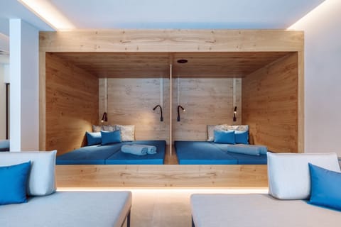 Sauna, hot tub, steam room