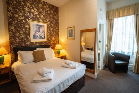 Traditional Double Room | Premium bedding, individually decorated, individually furnished, desk