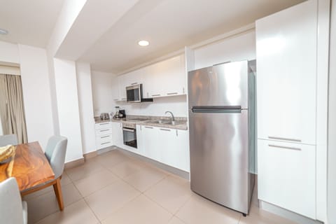 Apartment, 1 Bedroom, Garden View | Private kitchenette | Mini-fridge, coffee/tea maker