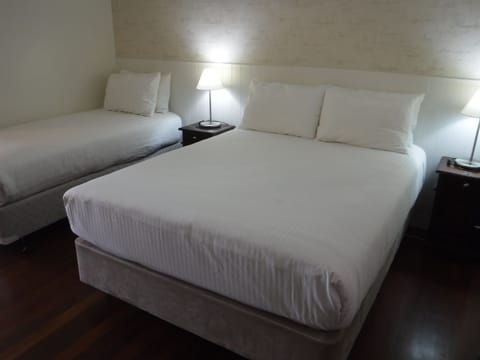 Queen and Single Room | Free WiFi, bed sheets