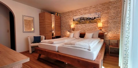 Double Room, Balcony | Hypo-allergenic bedding, in-room safe, desk, free cribs/infant beds