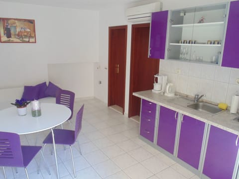 Standard Studio, Patio | Private kitchen | Fridge, electric kettle