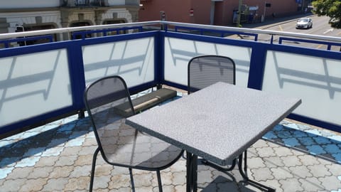Economy Shared Dormitory, Mixed Dorm, Ensuite (1 bed in 4 bed dorm) | Terrace/patio