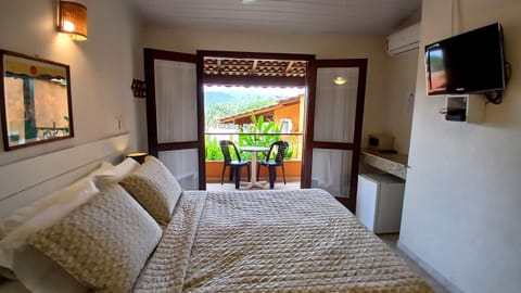 Deluxe Room | Minibar, iron/ironing board, free cribs/infant beds, free WiFi