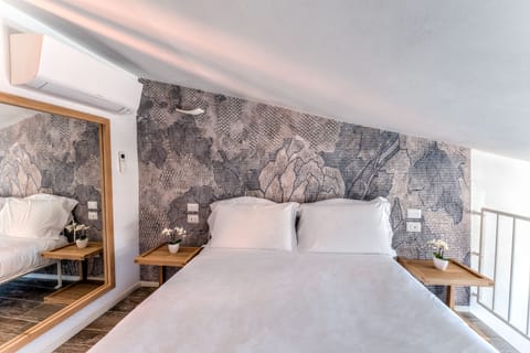 Luxury Apartment | 1 bedroom, memory foam beds, minibar, in-room safe