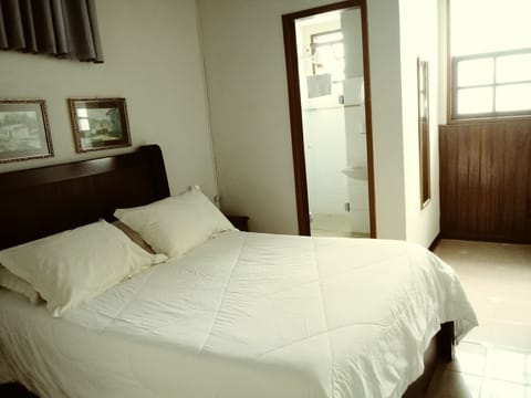 Double Room | Minibar, free WiFi, bed sheets