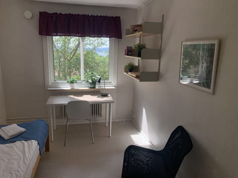 Twin Room | Desk, iron/ironing board, free WiFi