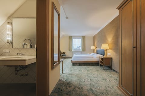 Superior Double Room, 1 Bedroom | Hypo-allergenic bedding, individually decorated, individually furnished