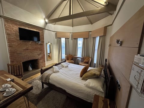 Villa Suite | Iron/ironing board, free WiFi, bed sheets