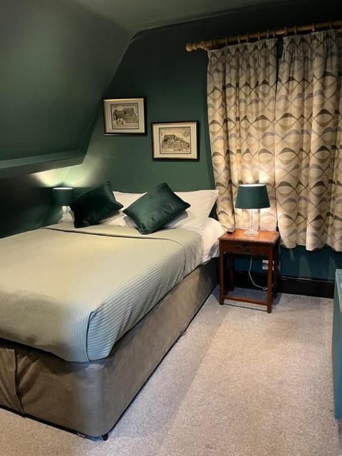 Standard Double Room, 1 Double Bed, Ensuite | In-room safe, desk, free WiFi, bed sheets