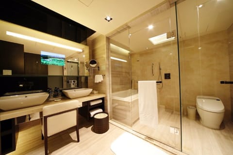 Separate tub and shower, deep soaking tub, designer toiletries