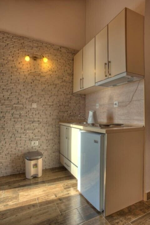 Studio, Sea Facing | Private kitchenette | Fridge, stovetop, coffee/tea maker, electric kettle