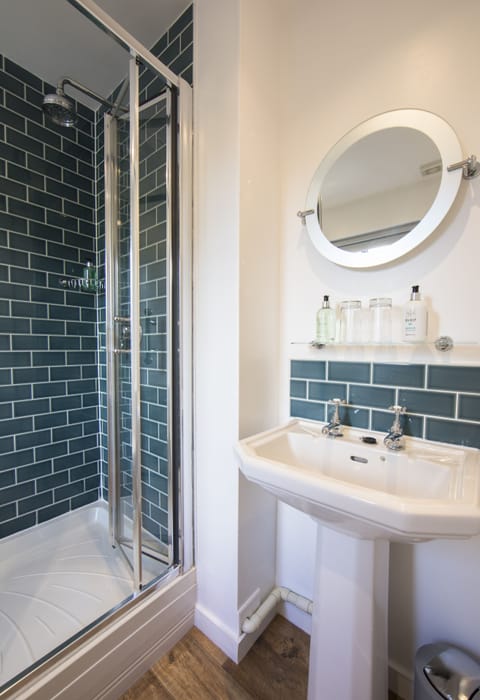 Standard Double or Twin Room, Ensuite | Bathroom