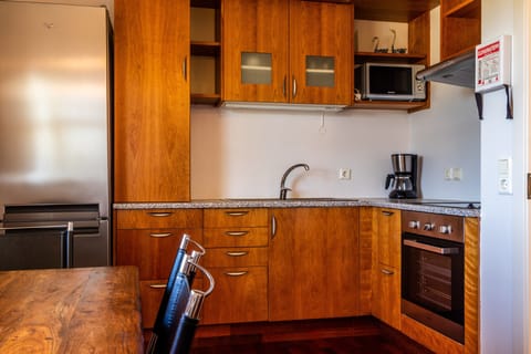 Luxury Apartment, 1 Bedroom, River View, Oceanfront | Private kitchen | Fridge, microwave, oven, stovetop