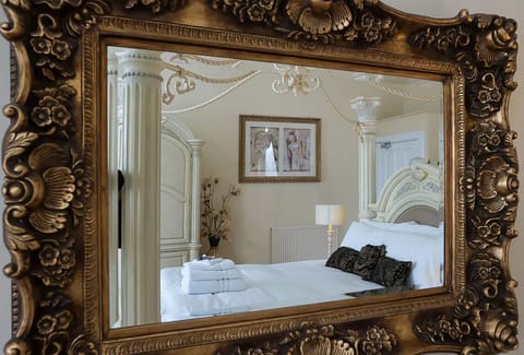 Luxury Suite, Ensuite (Bridal Suite) | Egyptian cotton sheets, premium bedding, free cribs/infant beds